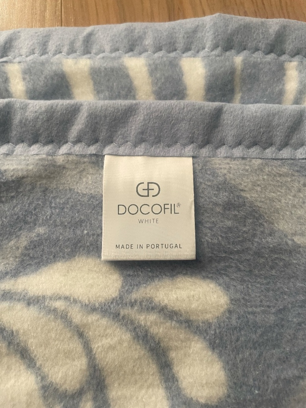 Docofil White Portugal Throw Blanket - 60x80 - Picture 4 of 5